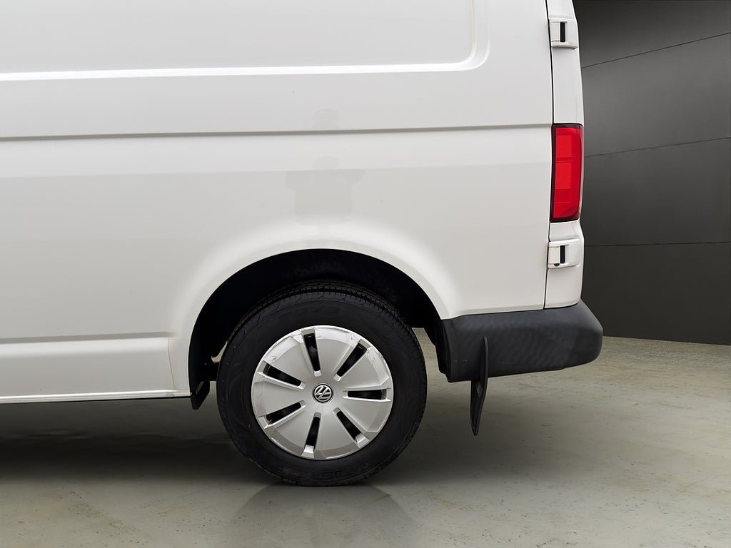 Vehicle Image 28