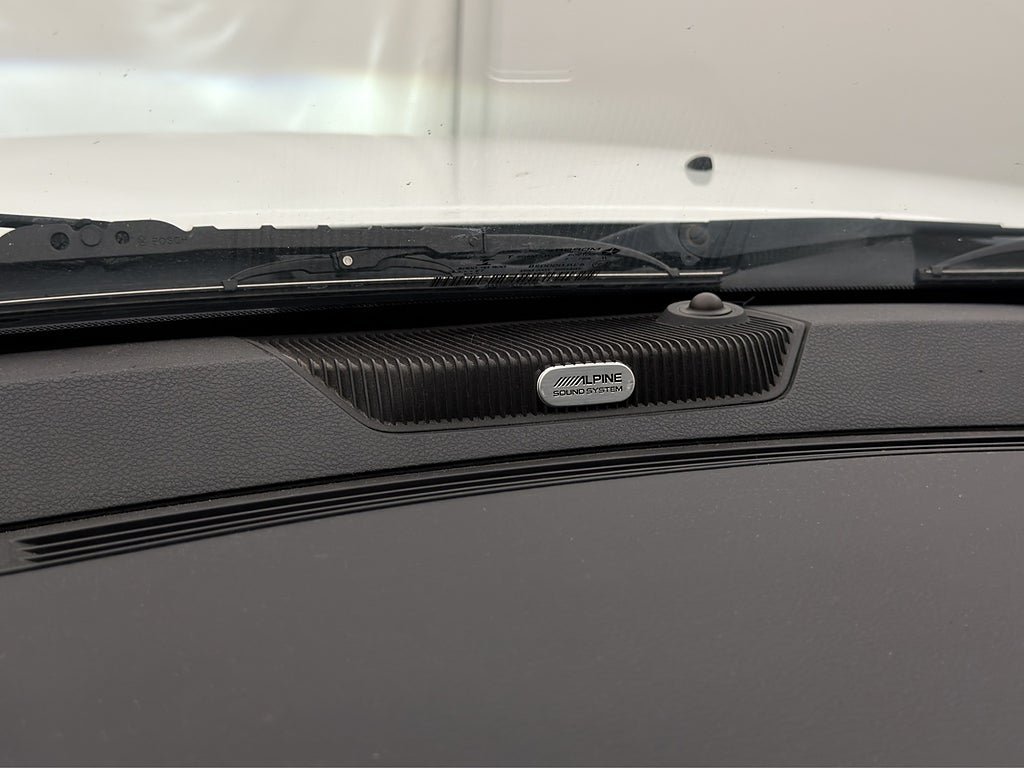 Vehicle Image 23