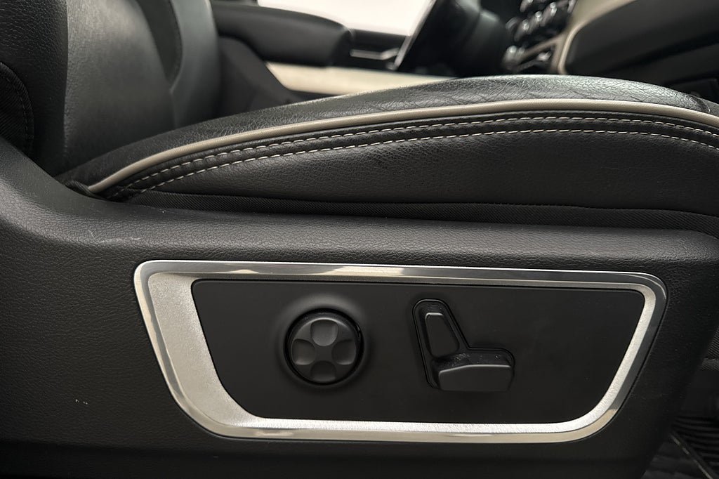 Vehicle Image 35