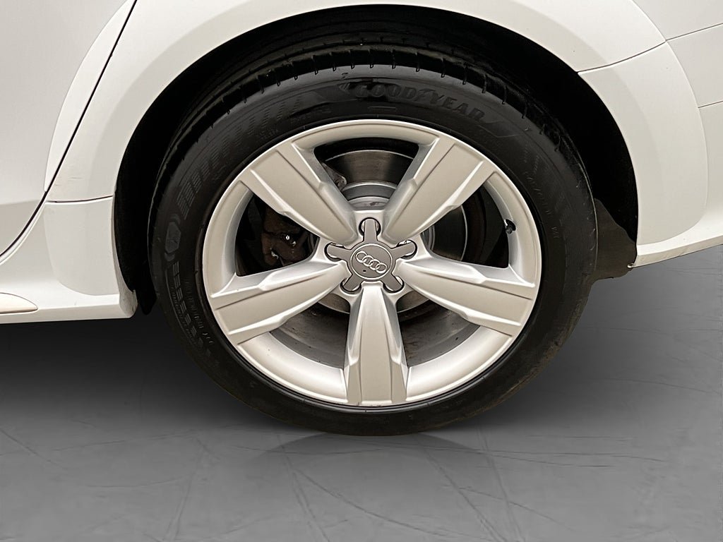 Vehicle Image 21