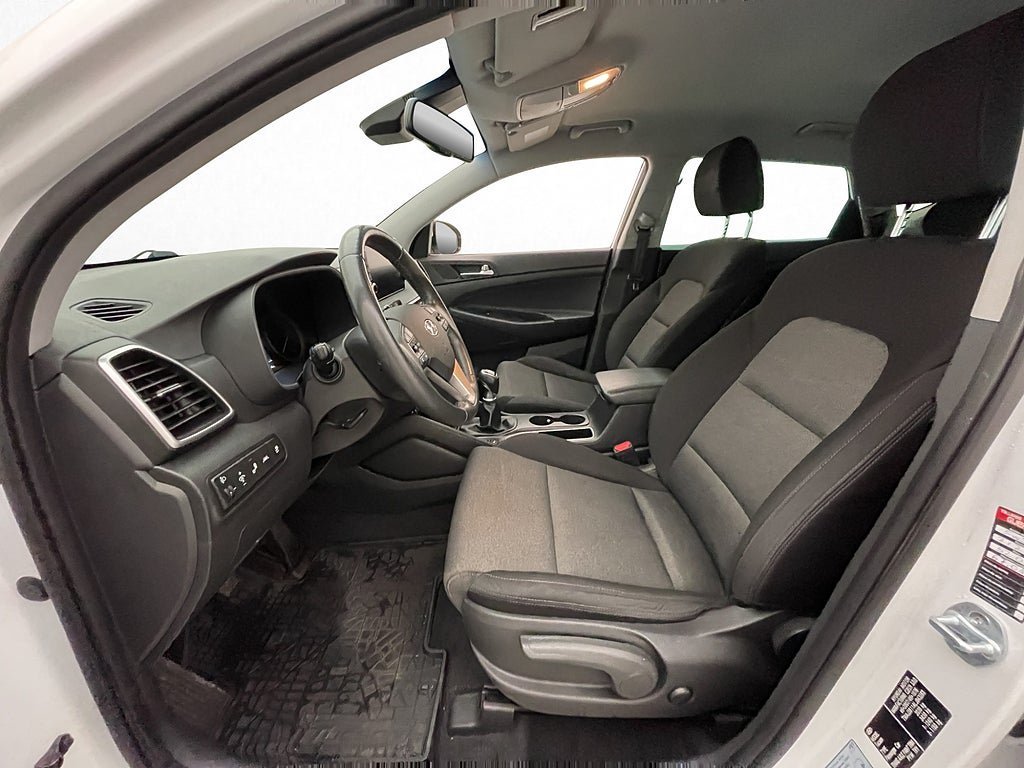 Vehicle Image 12
