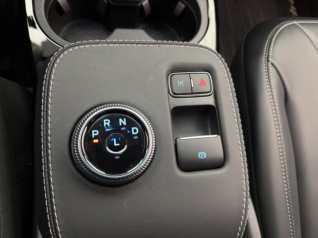 Vehicle Image 23