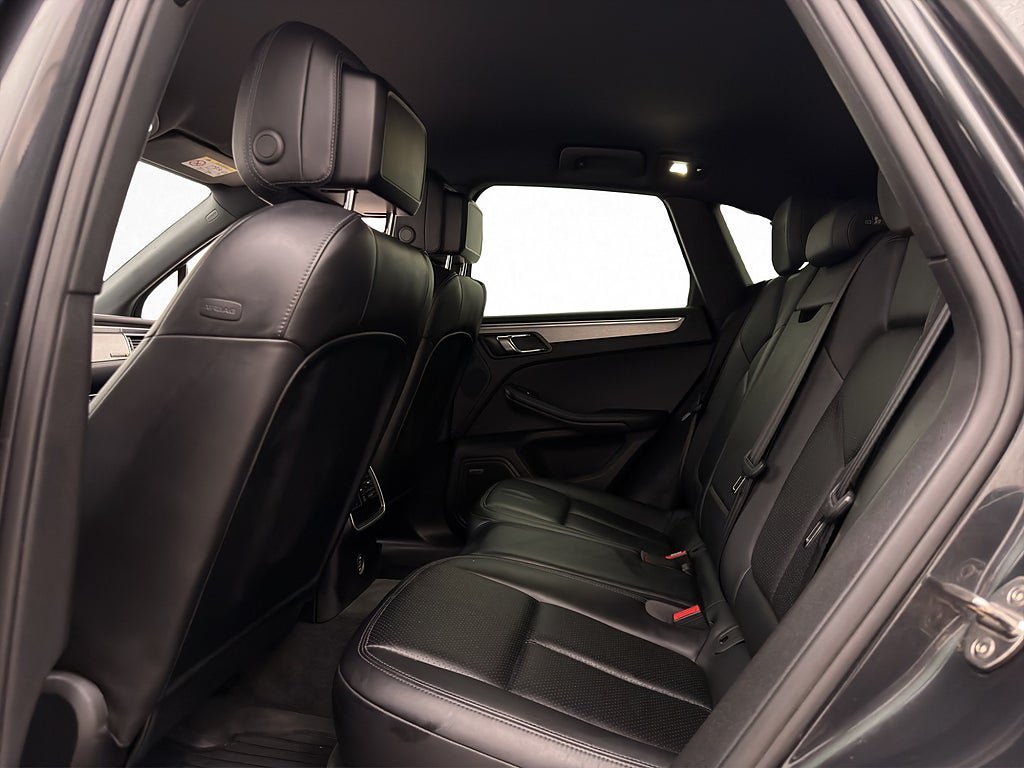 Vehicle Image 31