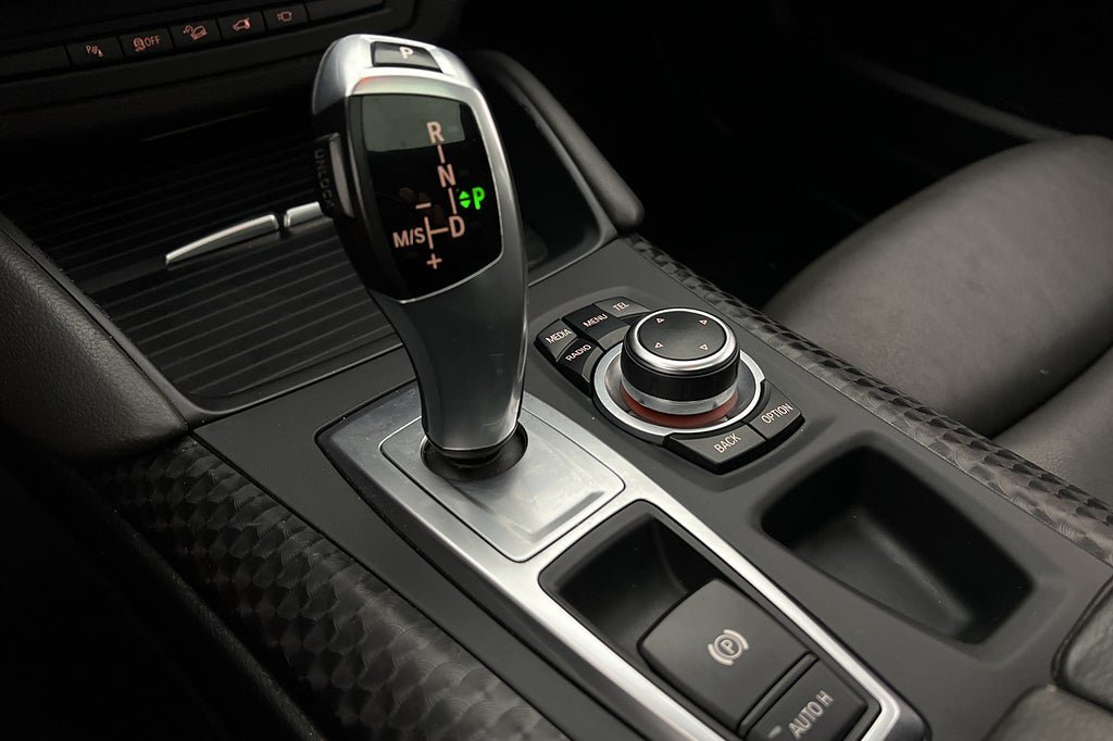 Vehicle Image 38