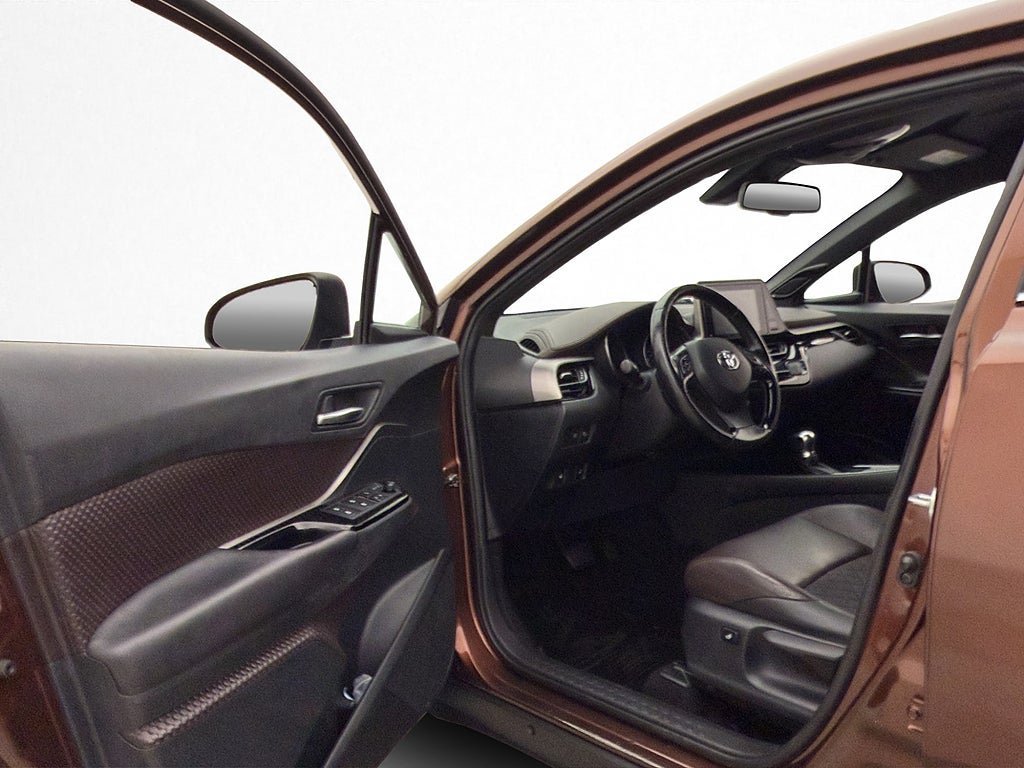 Vehicle Image 12