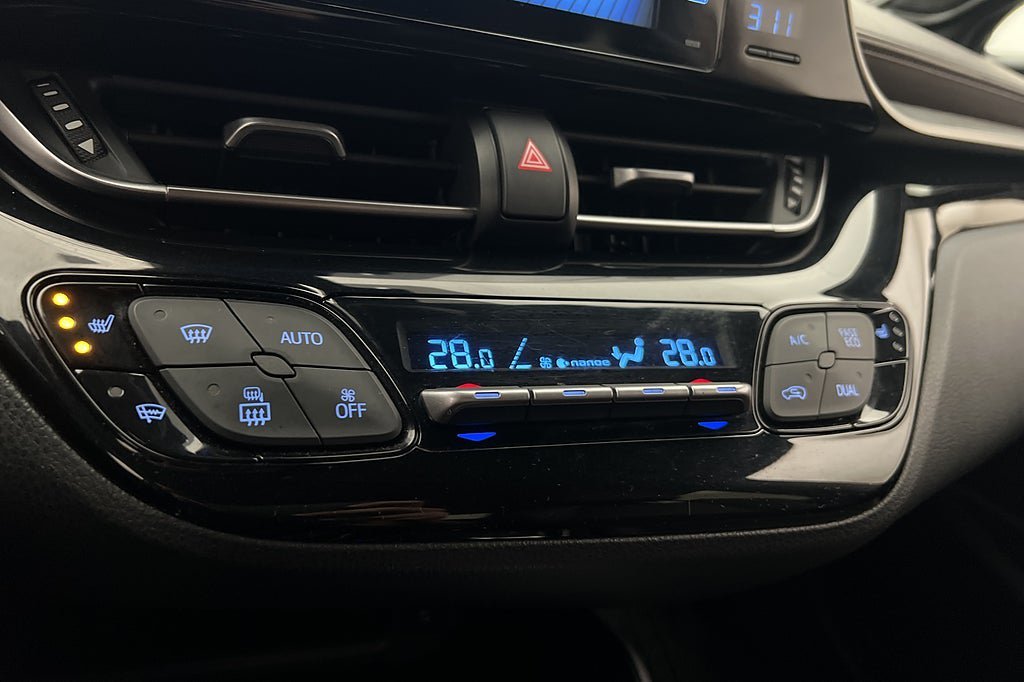 Vehicle Image 24