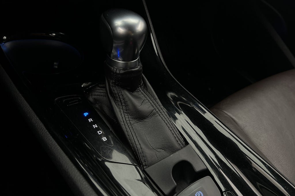 Vehicle Image 25