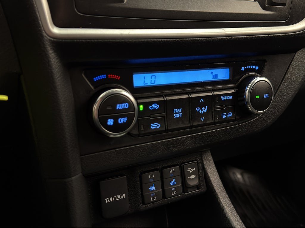 Vehicle Image 22