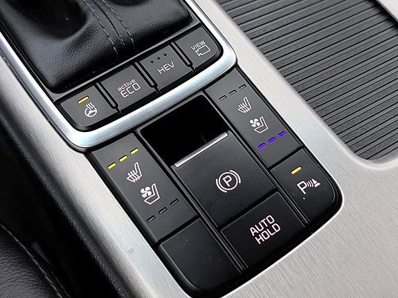 Vehicle Image 28