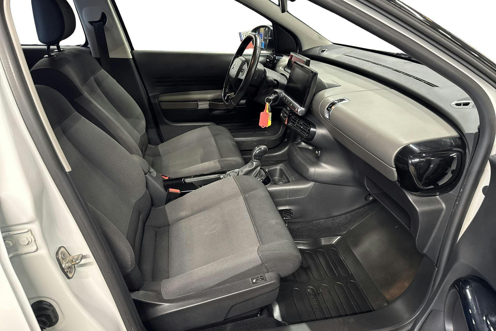 Vehicle Image 7