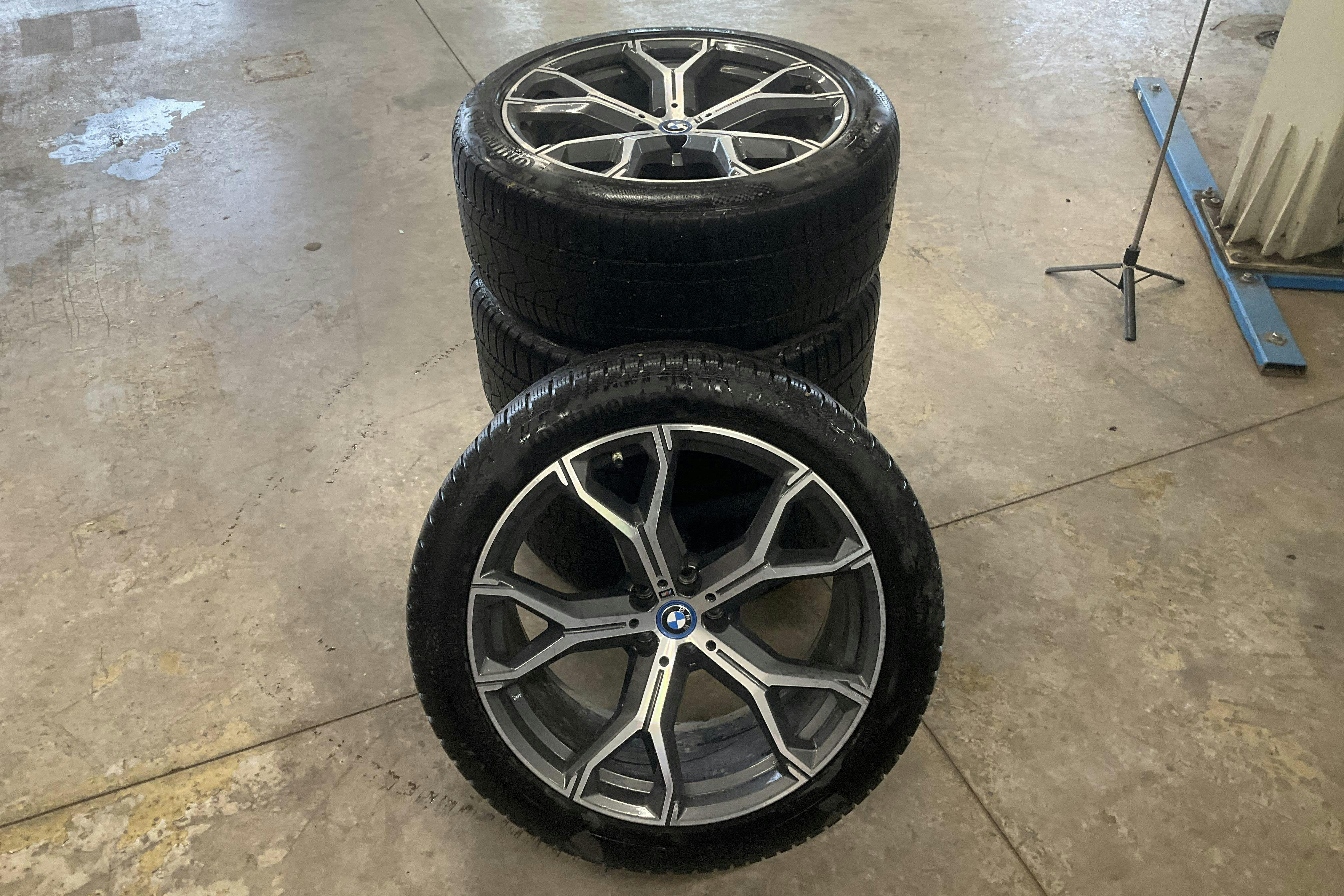 Vehicle Image 21