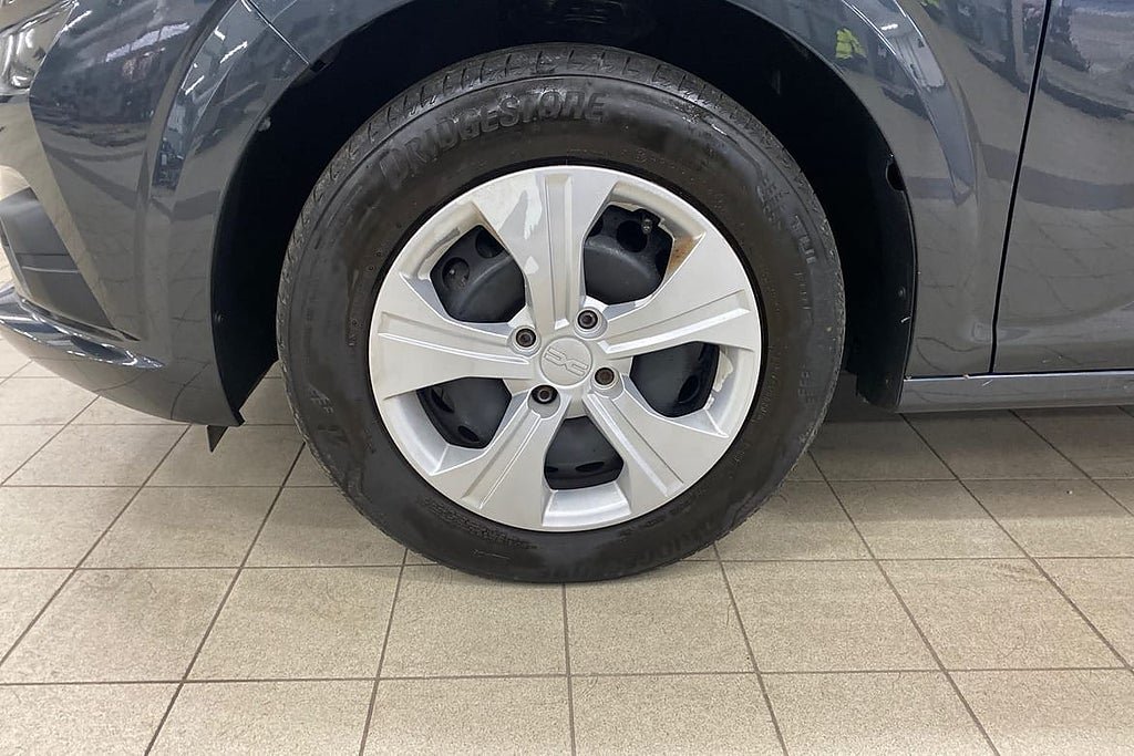 Vehicle Image 17