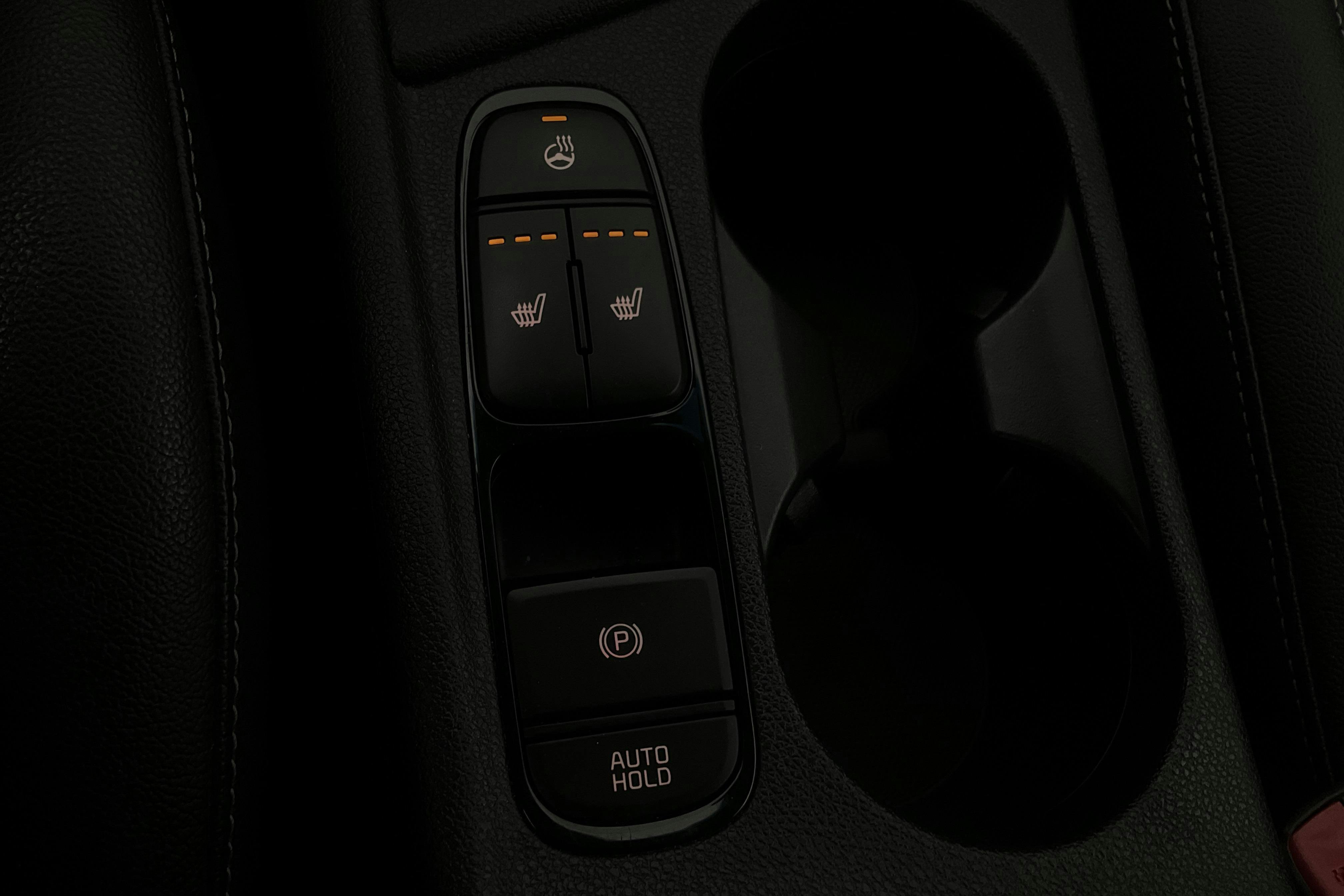 Vehicle Image 16