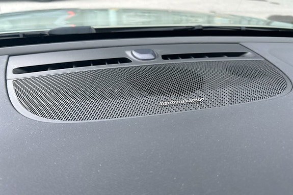 Vehicle Image 28