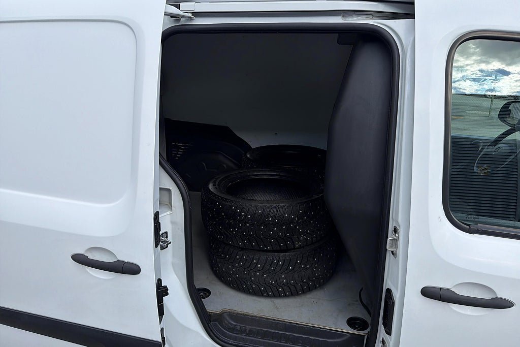 Vehicle Image 13