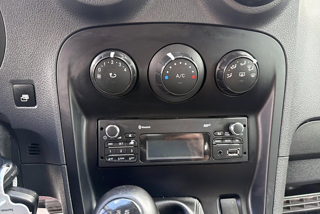Vehicle Image 16