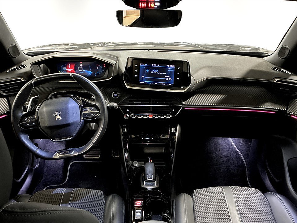 Vehicle Image 6