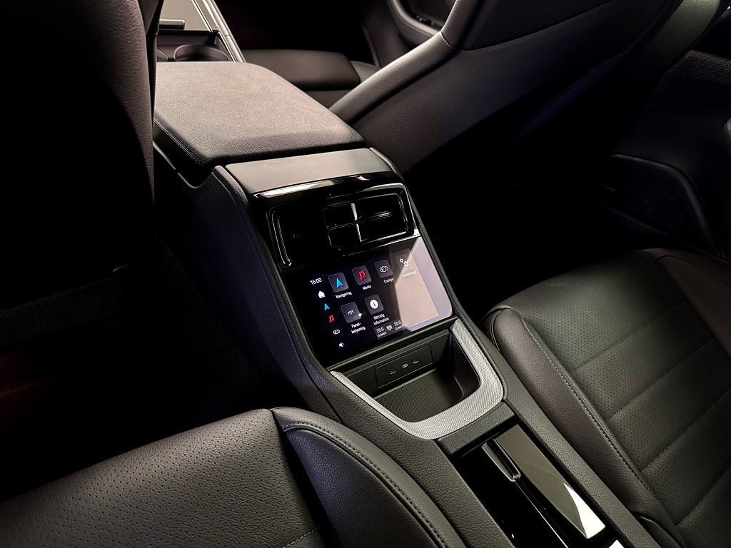 Vehicle Image 13