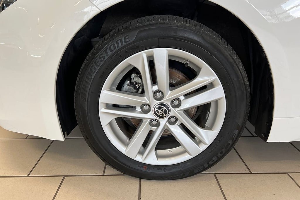 Vehicle Image 15