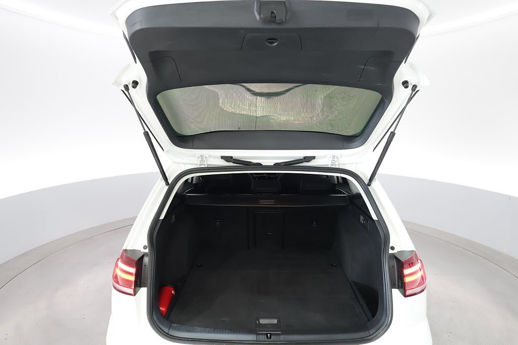 Vehicle Image 23