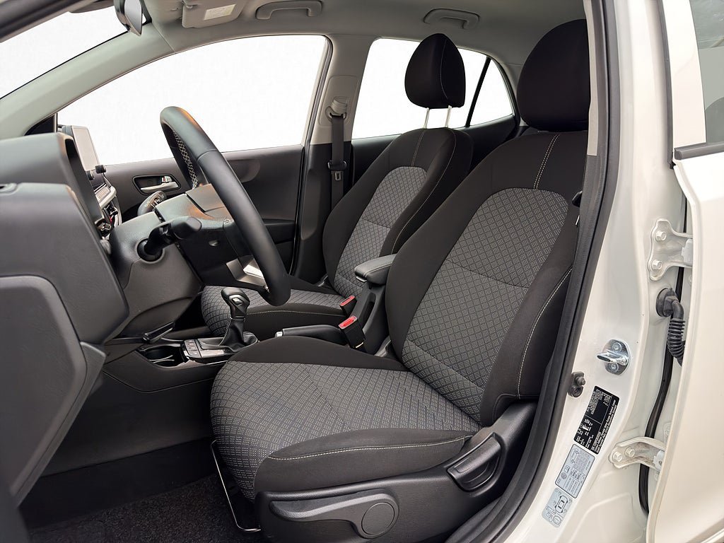 Vehicle Image 11