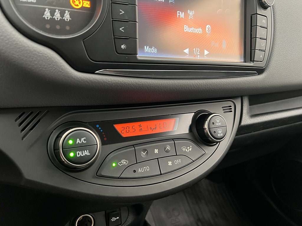 Vehicle Image 23