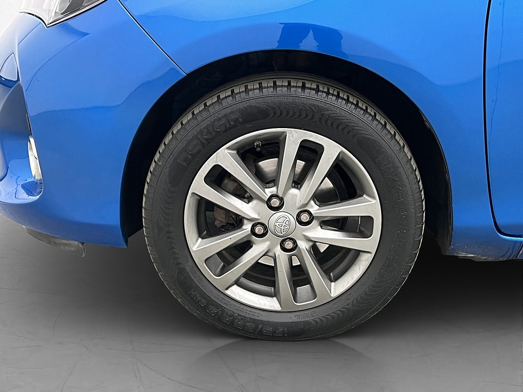 Vehicle Image 30