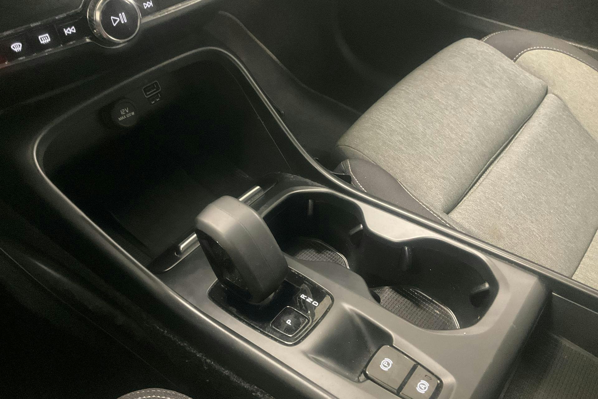 Vehicle Image 15