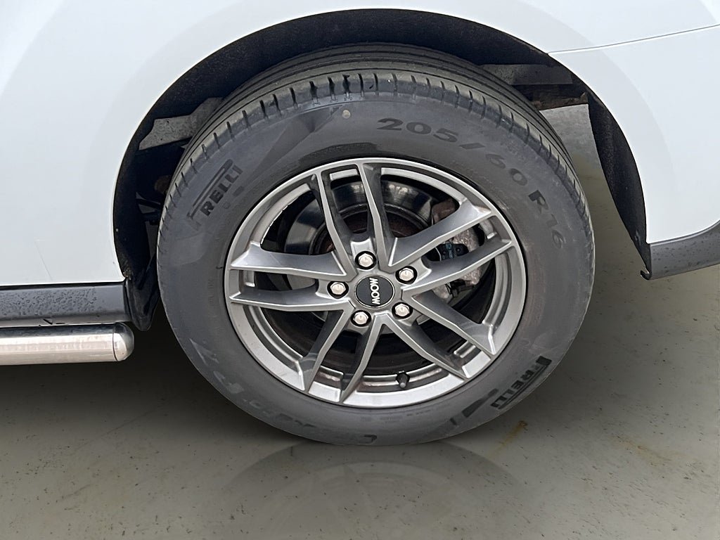 Vehicle Image 30