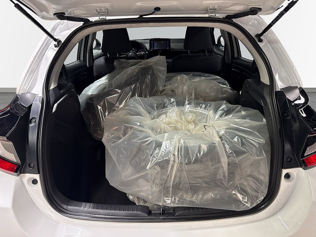 Vehicle Image 11