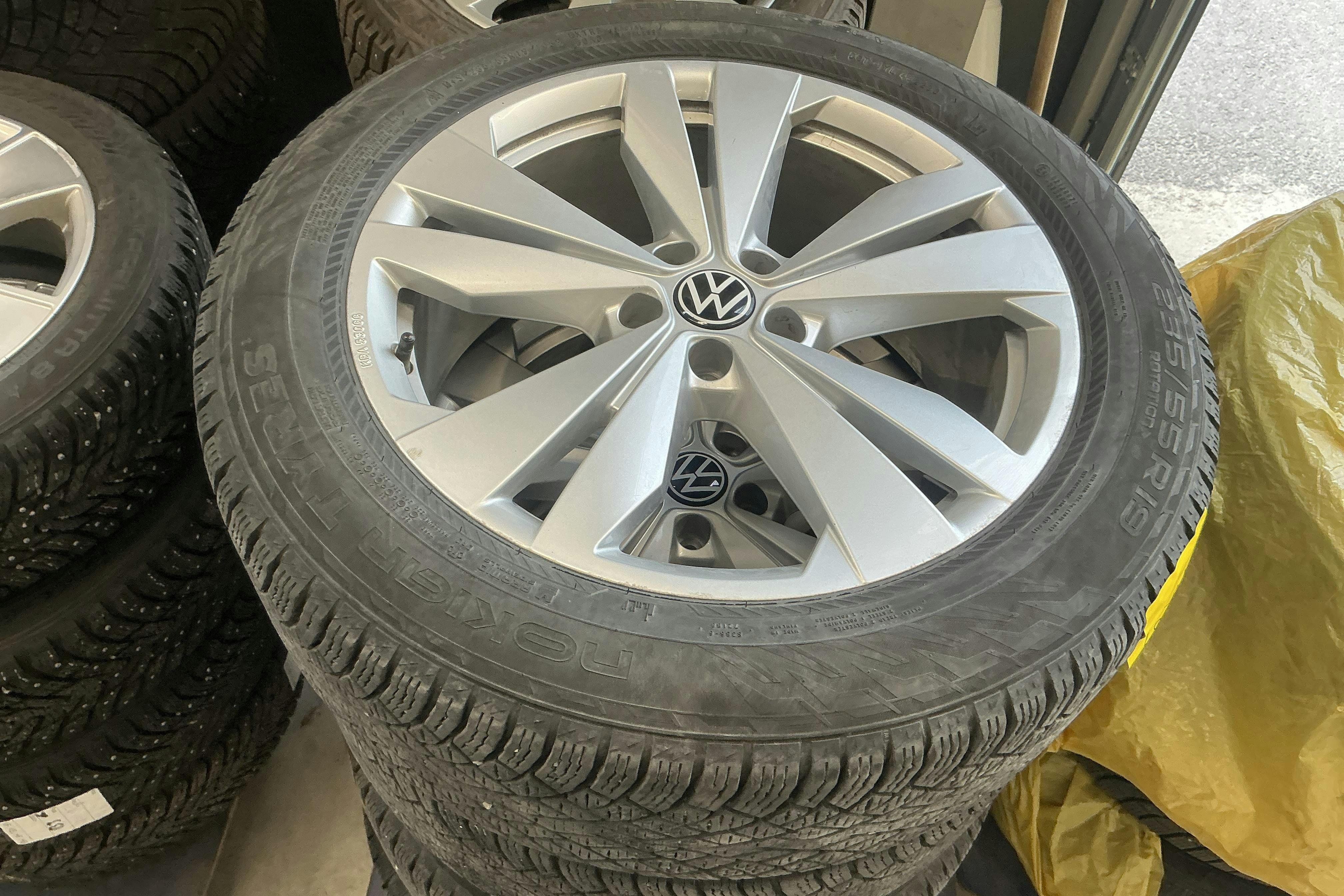 Vehicle Image 19