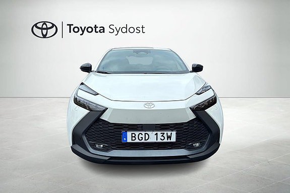 Vehicle Image 5