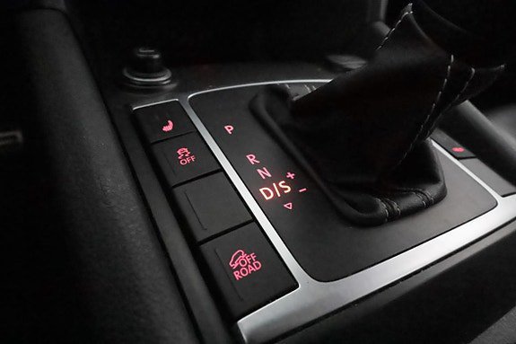 Vehicle Image 24