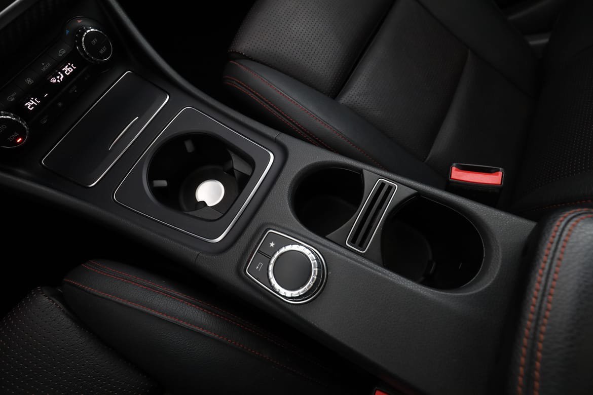 Vehicle Image 25
