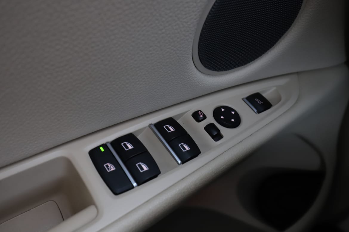 Vehicle Image 36
