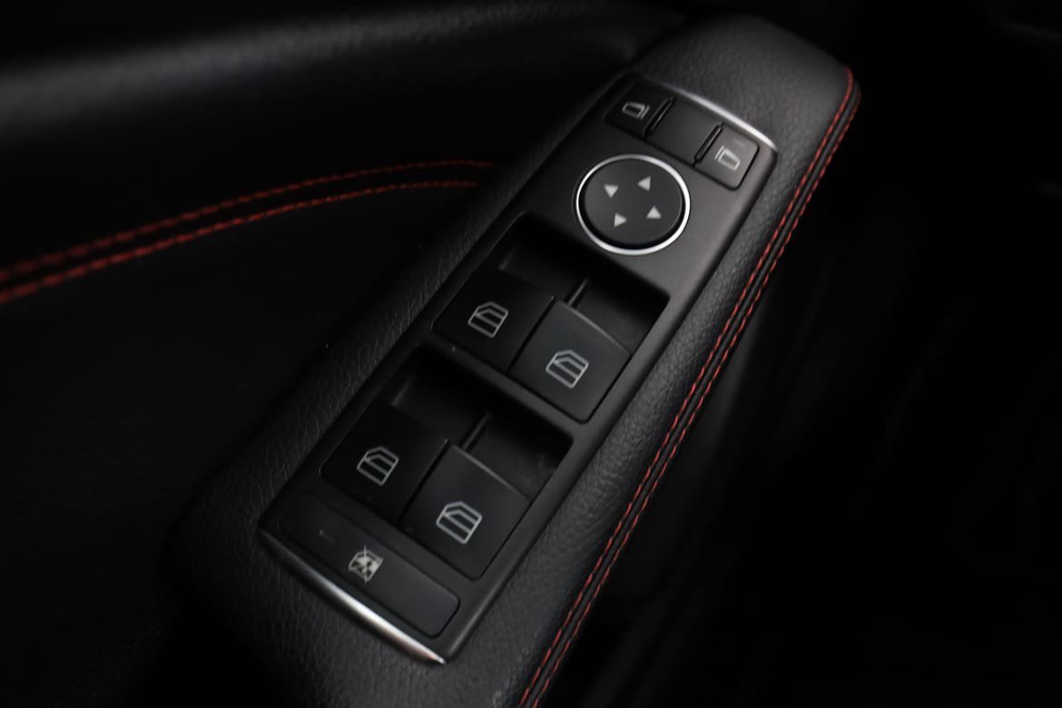 Vehicle Image 33
