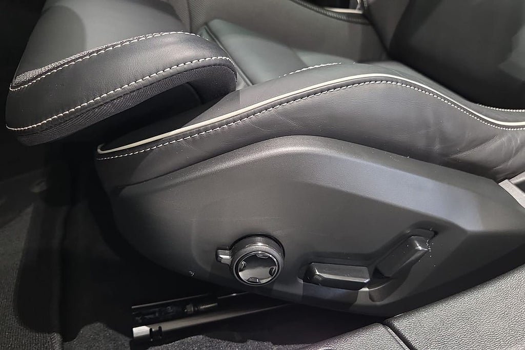 Vehicle Image 15