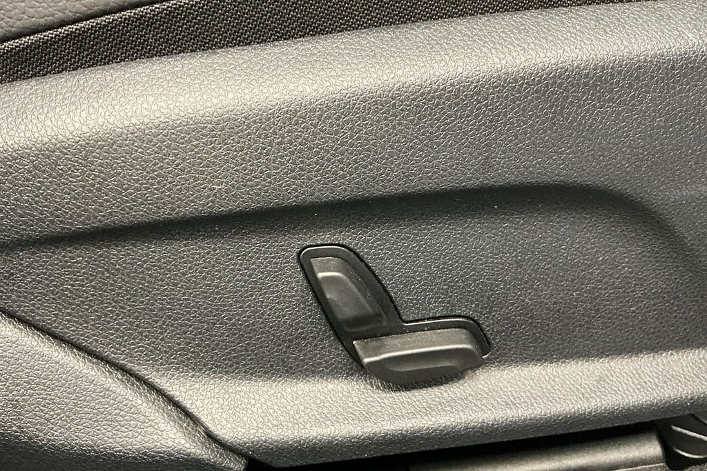 Vehicle Image 26