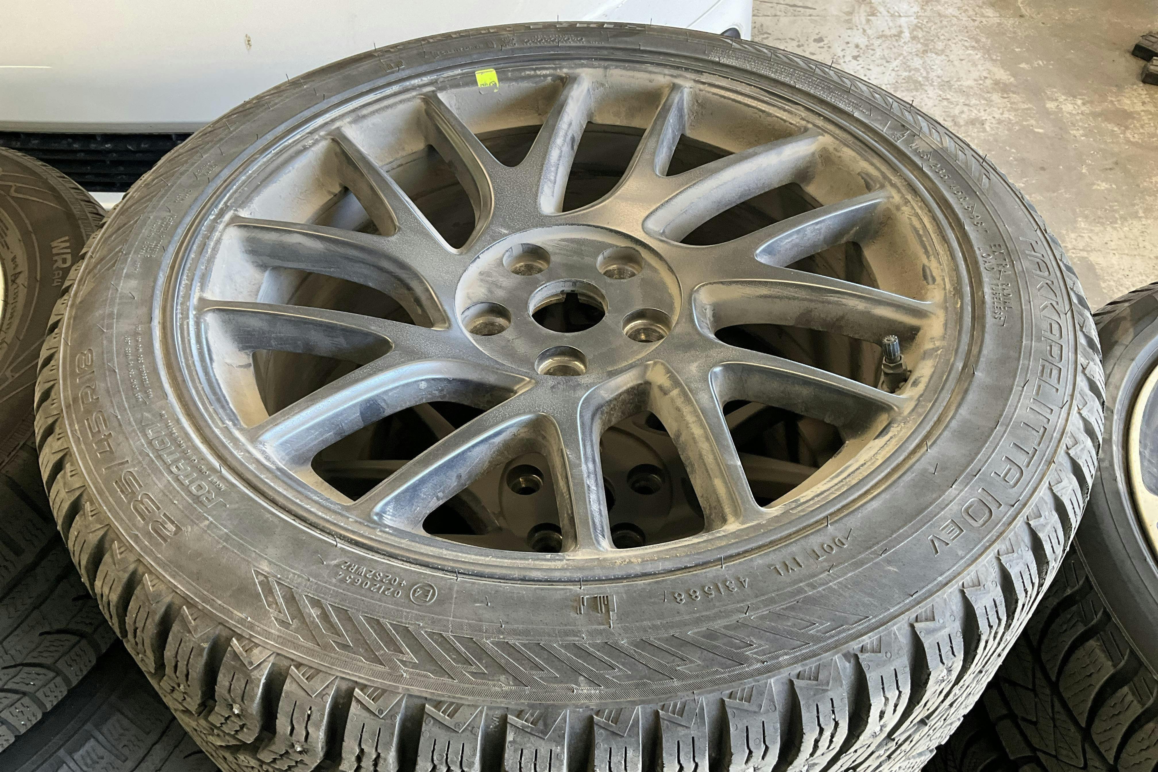 Vehicle Image 19