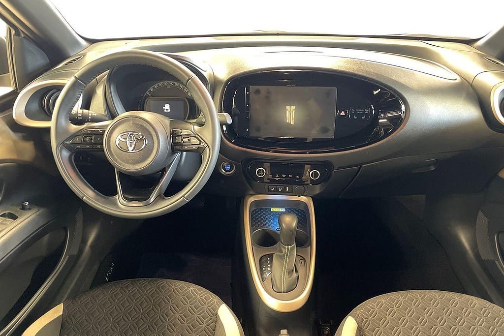 Vehicle Image 10