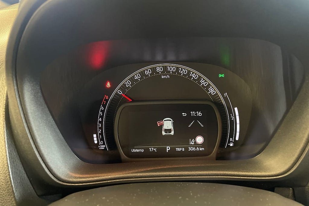 Vehicle Image 16