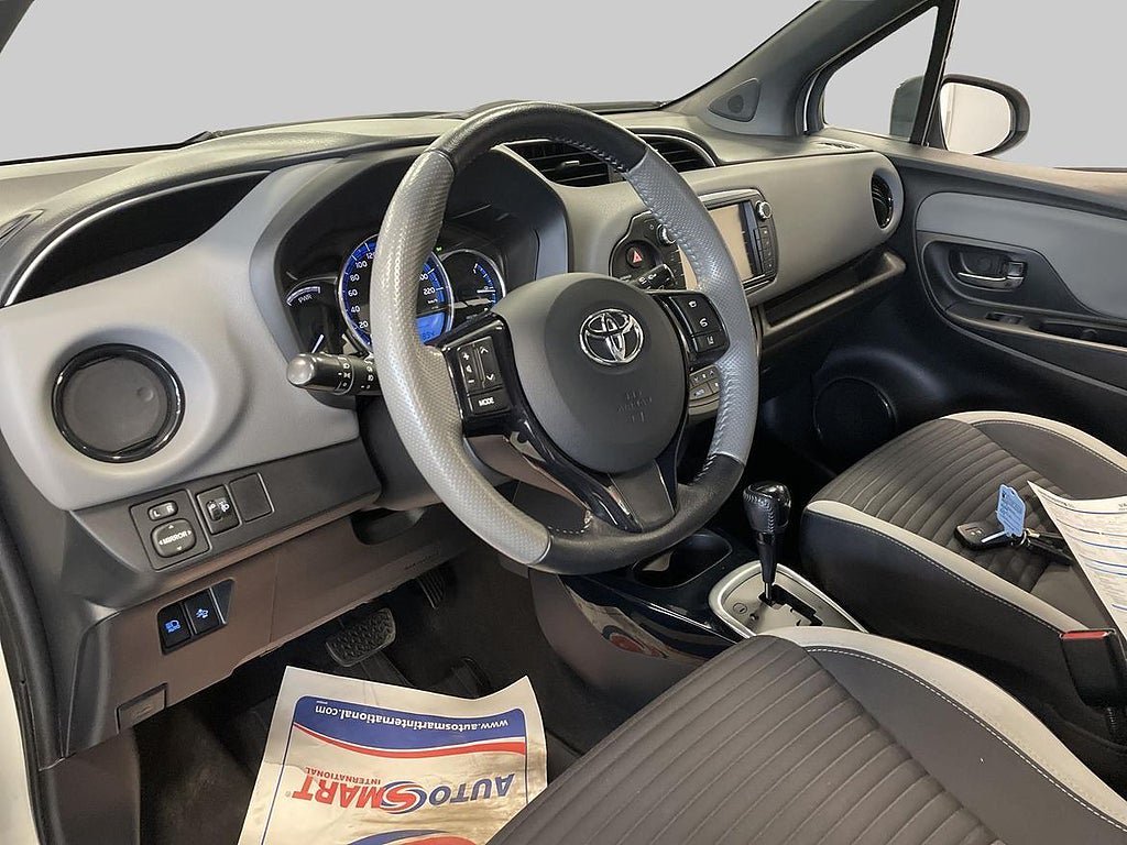 Vehicle Image 13