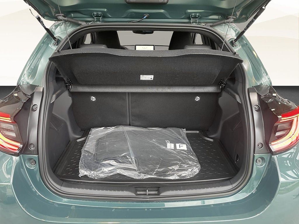 Vehicle Image 12