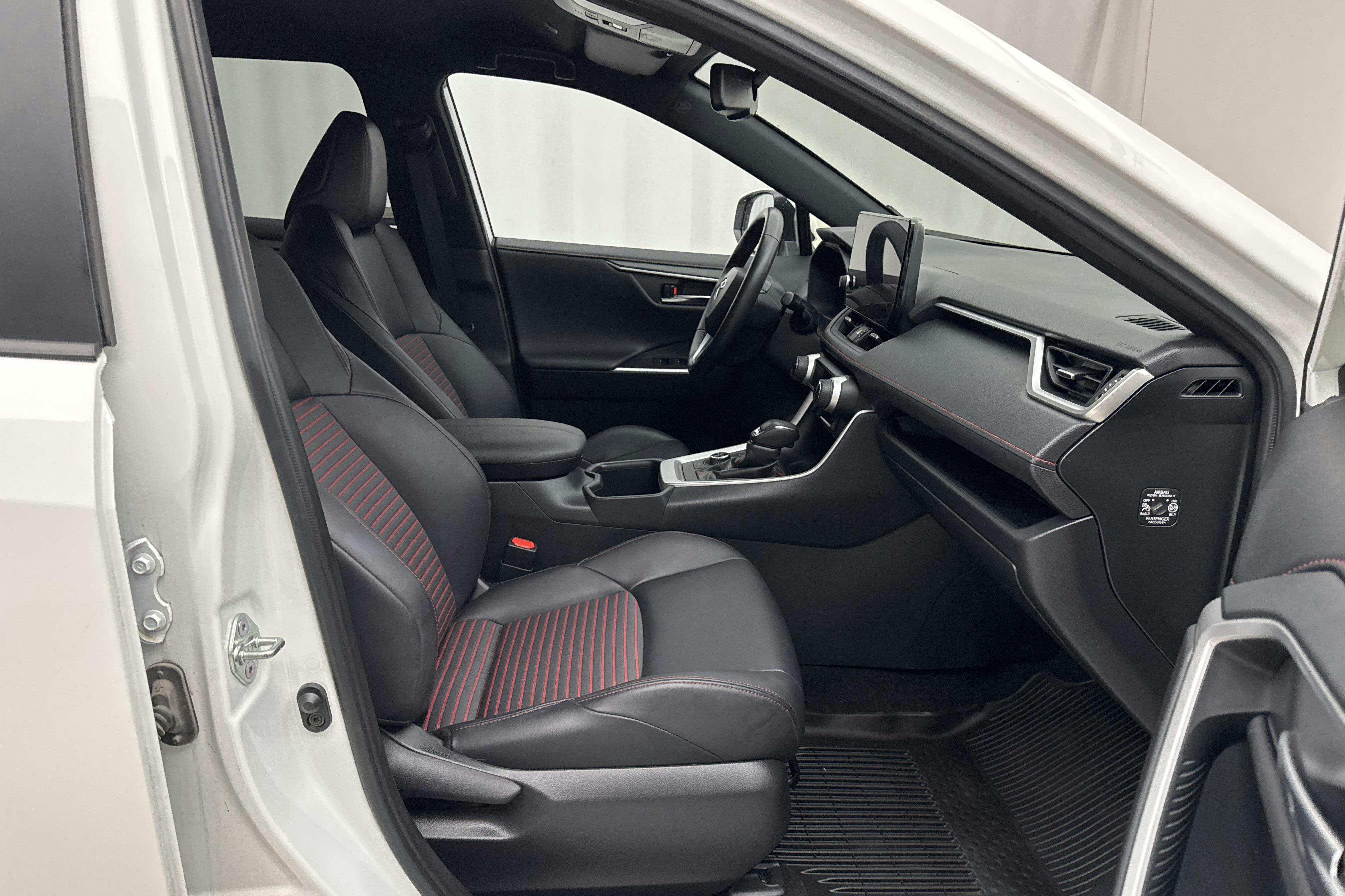 Vehicle Image 7