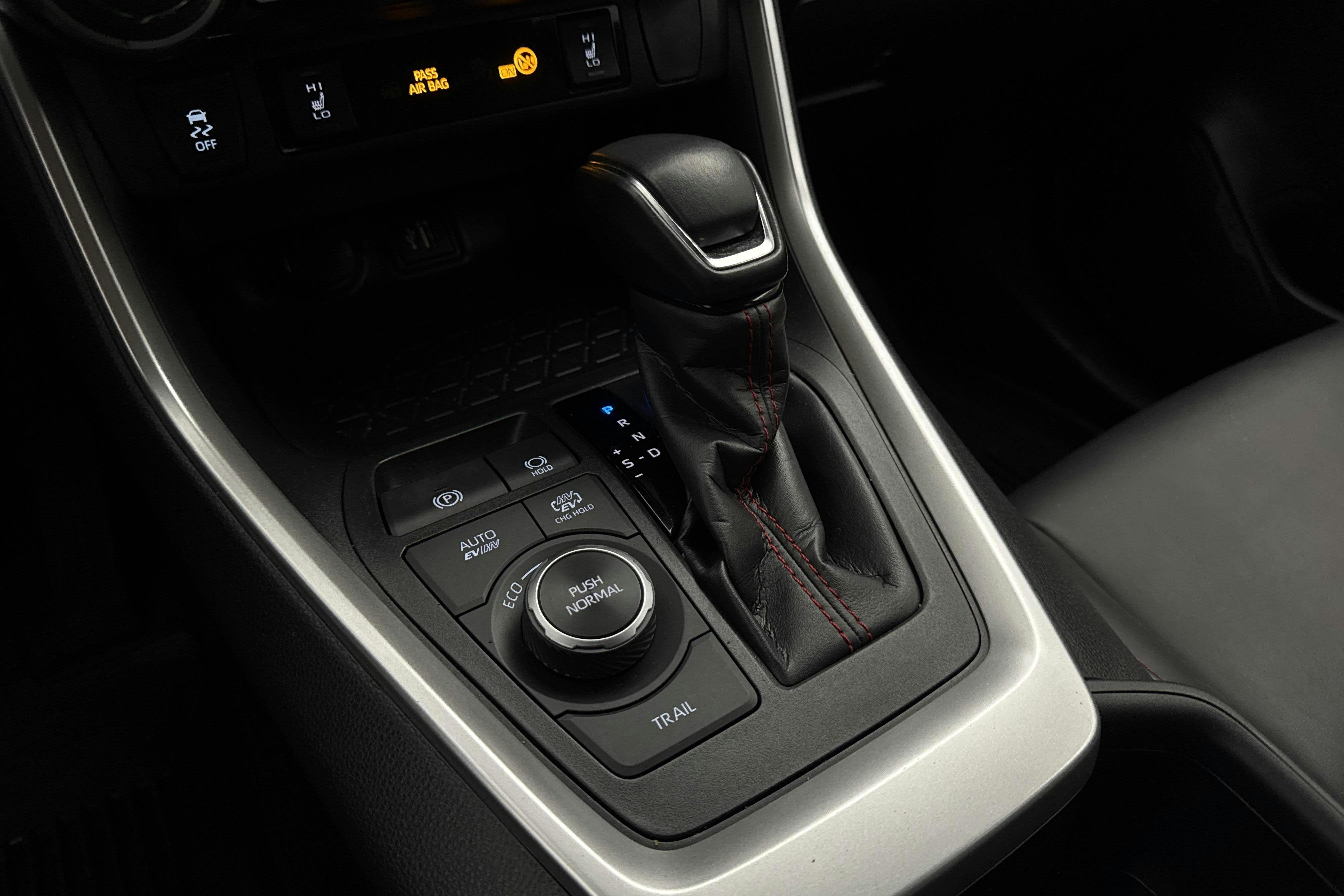 Vehicle Image 14