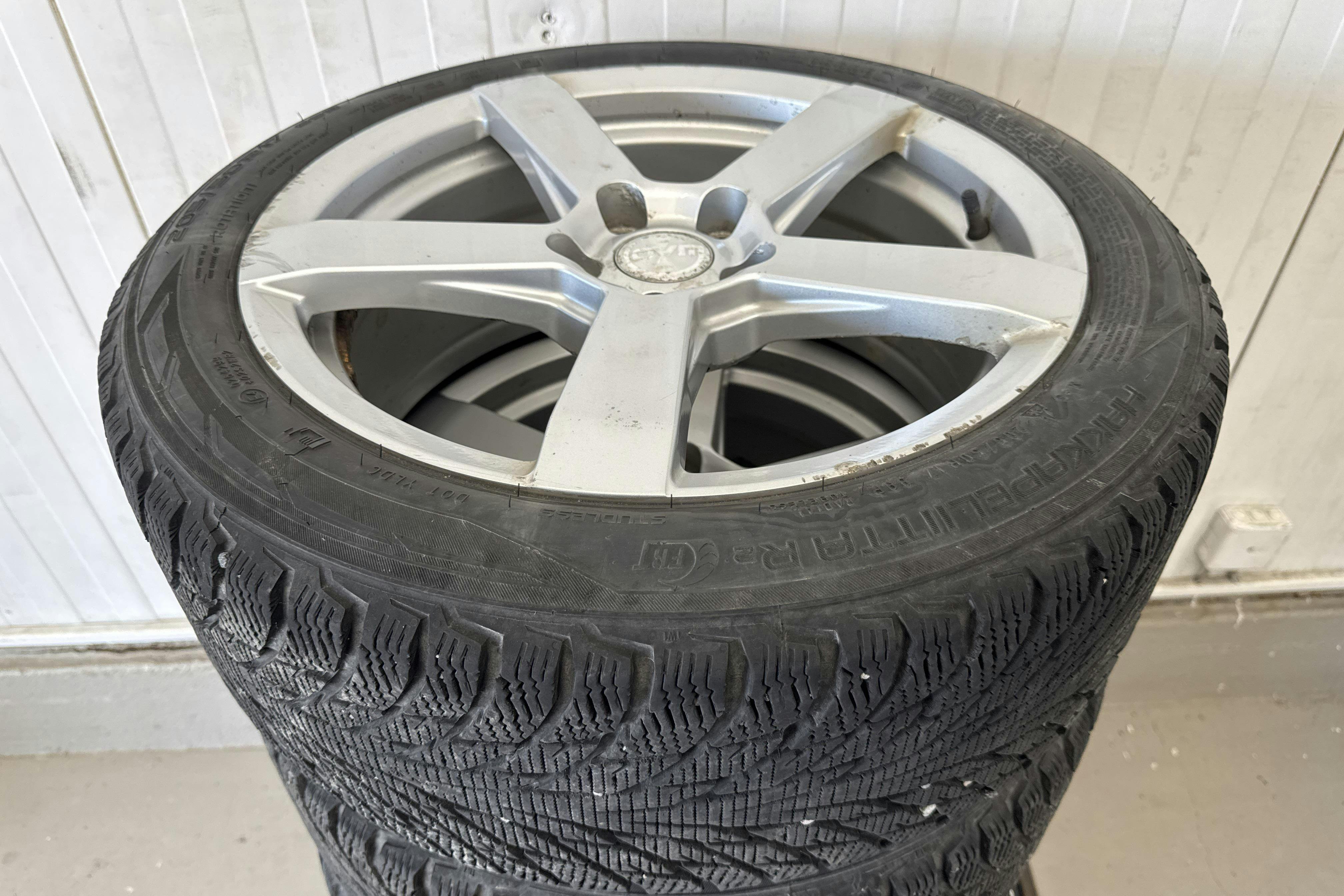 Vehicle Image 16
