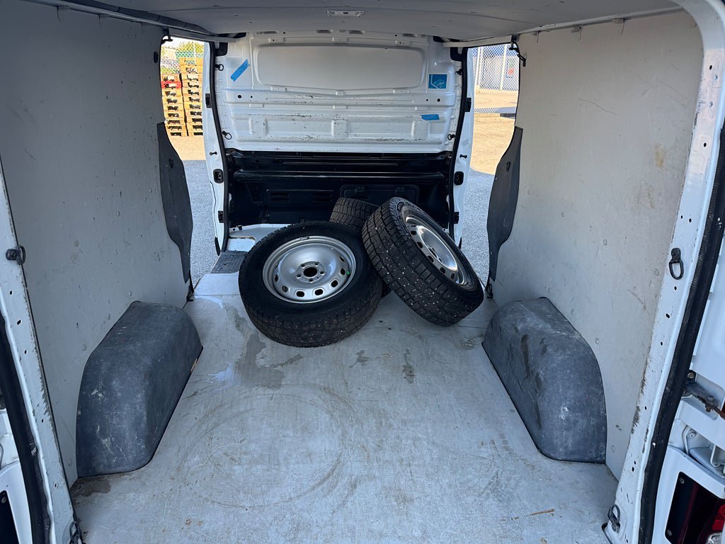 Vehicle Image 13