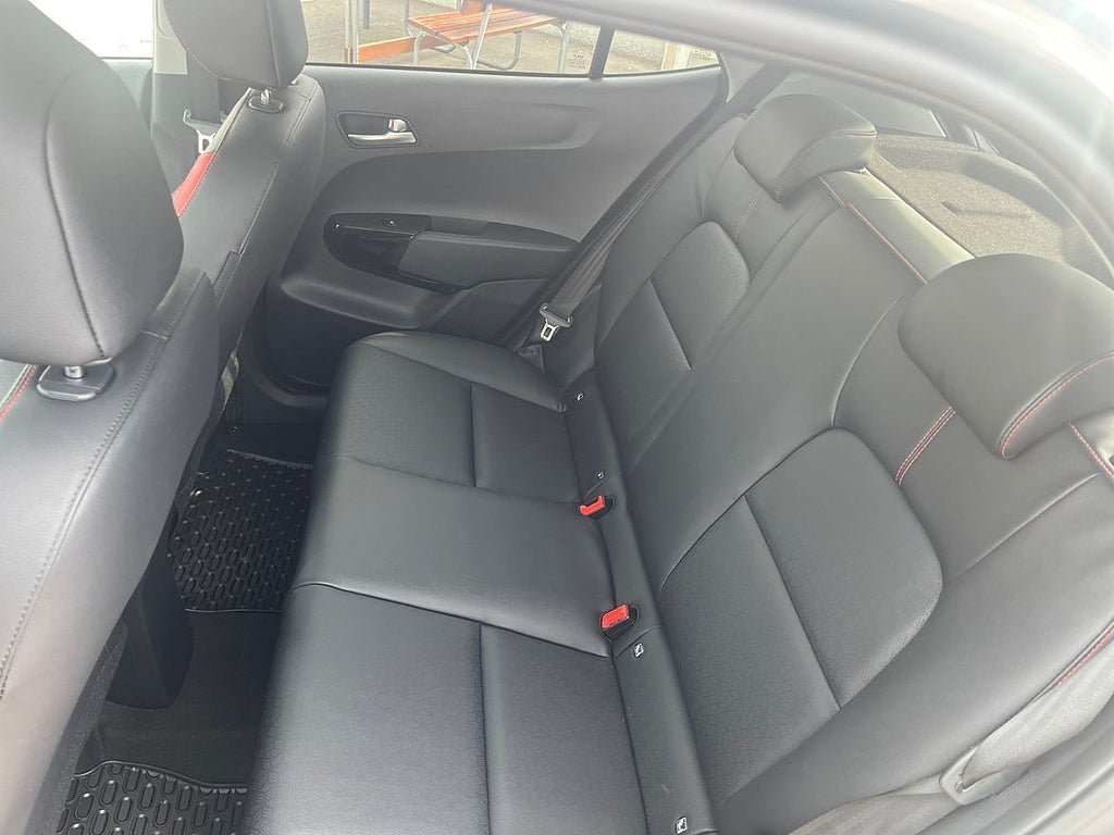 Vehicle Image 22