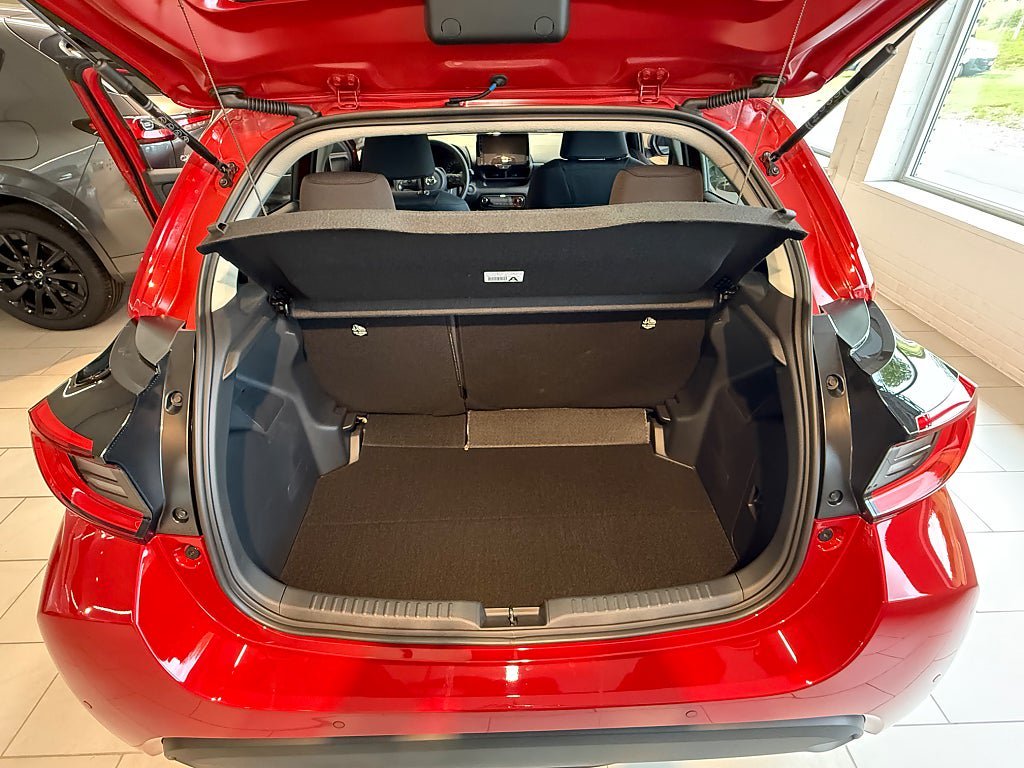 Vehicle Image 9