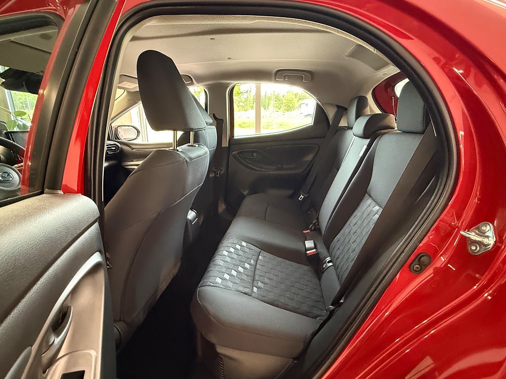 Vehicle Image 10